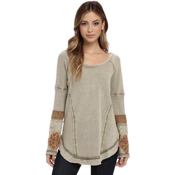 Free People Boho Oversized Long Sleeve Crochet Patchwork Top Size Small - Picture 1 of 8